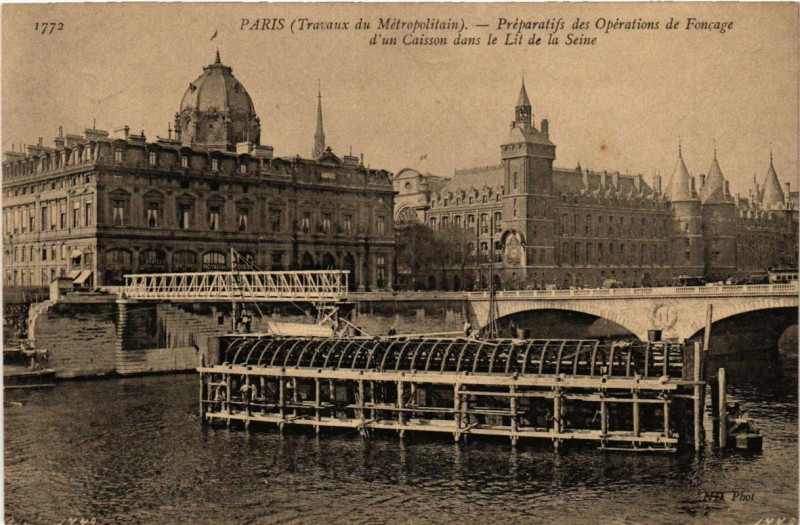 Carte postale ancienne Paris Travaux du Métropolitain Préparatifs des Opérations à Paris