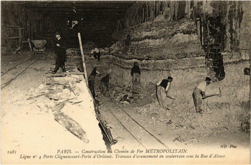 Carte postale ancienne Paris Construction du Chemin de Fer Métropolitain. Ligne No. 4 à Paris