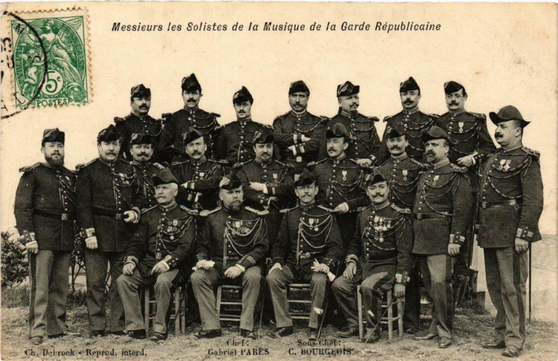 Carte postale ancienne Paris Musique de la Garde de la Républicaine. Messieurs Solists à Paris