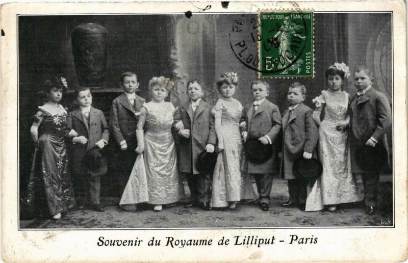 Carte postale ancienne Souvenir du Royaume de Lilliput à Paris 17e