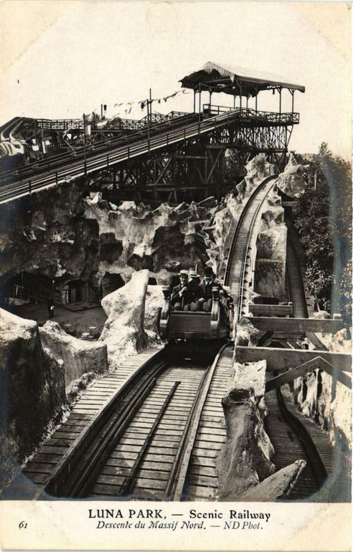 Carte postale ancienne Luna Park - Scenic Railway à Paris 17e