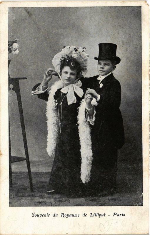 Carte postale ancienne Souvenir du Royaume de Lilliput à Paris 17e