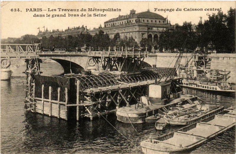 Carte postale ancienne Paris Travaux du Métropolitain bras de la sEine. Foncage à Paris
