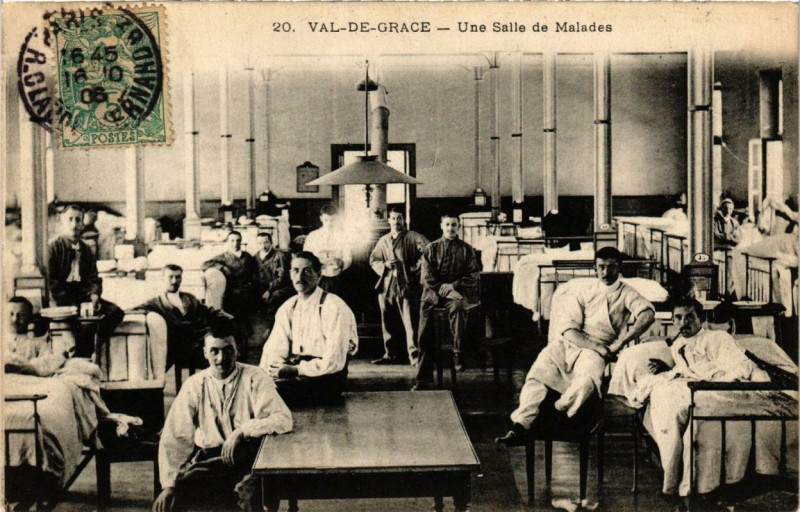 Carte postale ancienne Paris Val-de-Grace 5e. Une Salle de Malades à Paris