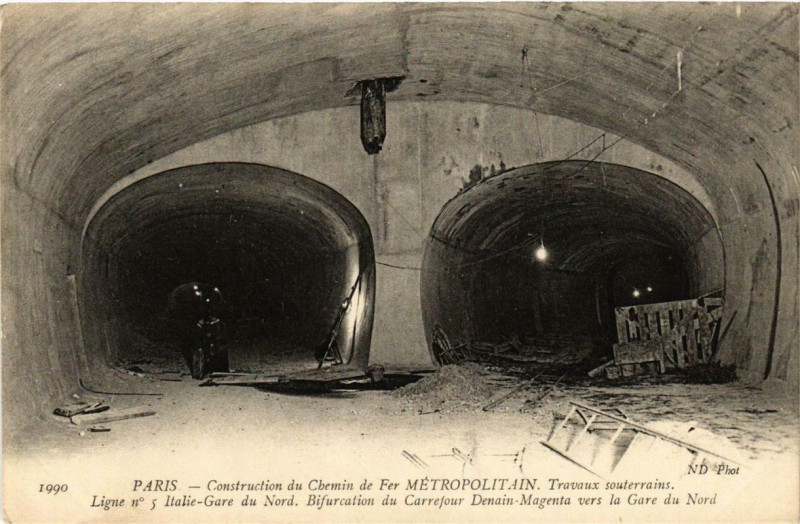 Carte postale ancienne Paris Construction du Chemin de Fer Métropolitain. Ligne No. 5 à Paris