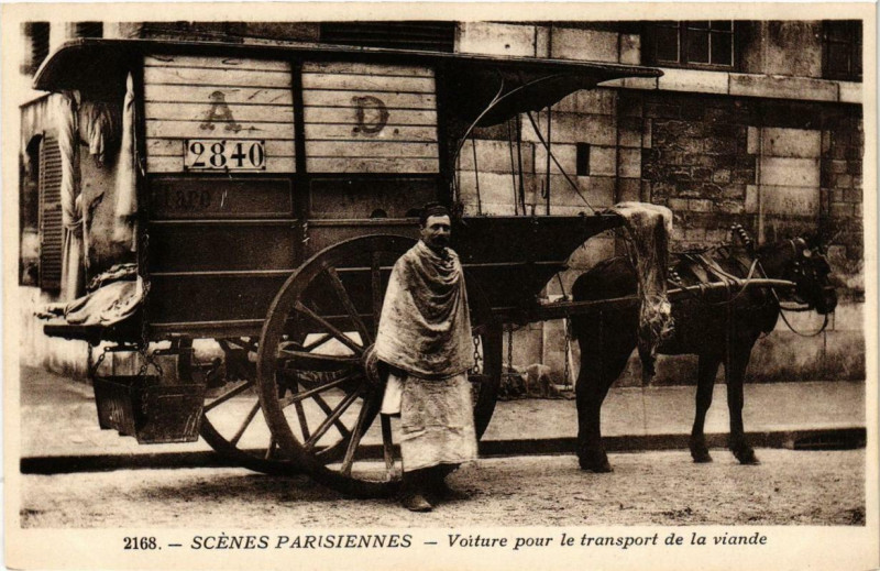 Carte postale ancienne Paris Scenes Parisiennes. Voiture pour transport de la viande à Paris