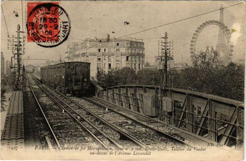 Carte postale ancienne Chemin de Fer Métropolitain - Ligne n°2 Sud Etoile-Italie - Tablier du Viaduc au-dessus de l'Avenue Lowendal à Paris 15e