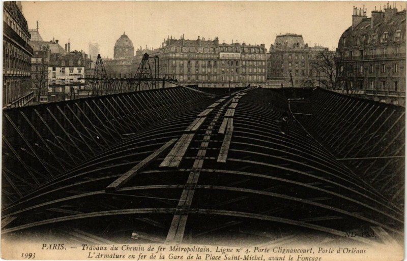 Carte postale ancienne Paris Travaux du Métropolitain Ligne No. 4. L'Armature en Fer à Paris