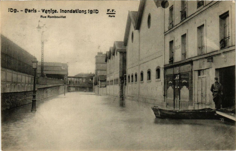 Carte postale ancienne Paris 12e Venise Inondations 1910 Rue Rambouillet F. Fleury à Paris 12e