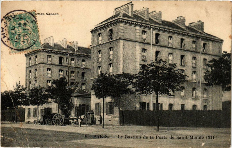 Carte postale ancienne Paris 12e Le Bastion de la Porte de Saint-Mandé à Paris 12e