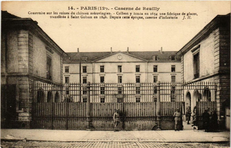 Carte postale ancienne Paris 12e Caserne de Reuilly à Paris 12e