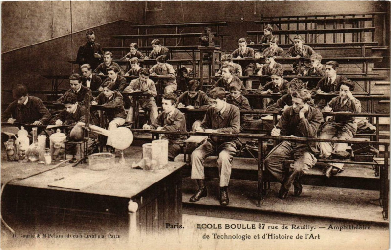 Carte postale ancienne Paris 12e Ecole Boulle 57 rue de Reuilly Amphothéatre à Paris 12e