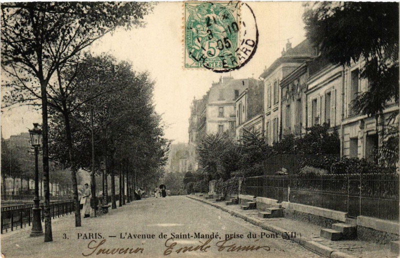 Carte postale ancienne Paris 12e L'Avenue de Saint-Mandé prise du Pont à Paris 12e