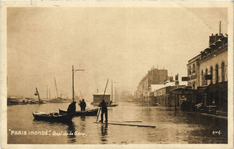 Carte postale ancienne Paris 12e Inonde Quai de la Gare à Paris 12e
