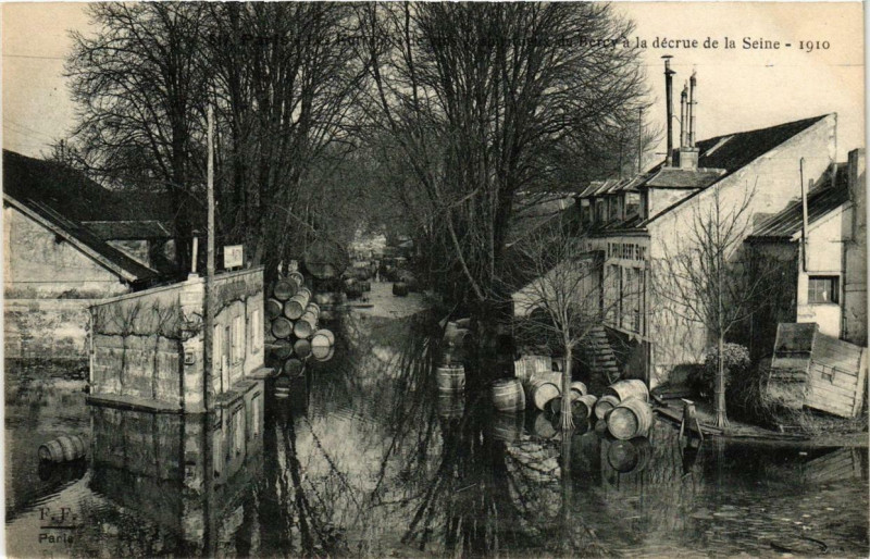 Carte postale ancienne Paris 12e Les Entrepots de vins et spiritueux de Bercy à Paris 12e