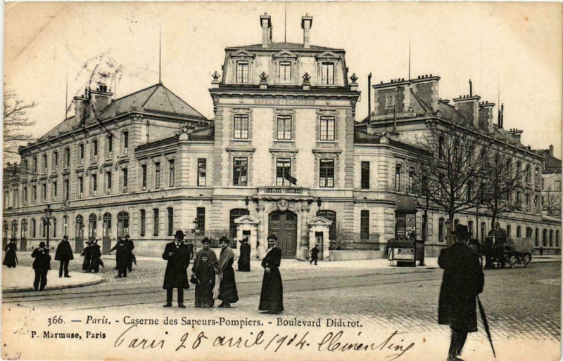 Carte postale ancienne Paris 12e Caserne Sapeurs-Pompiers Boulevard Diderot P. Marmuse à Paris 12e