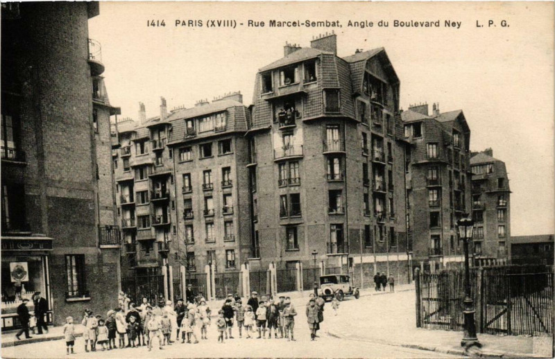 Carte postale ancienne Rue Marcel-Sembat - Angle du Boulevard Ney à Paris 18e