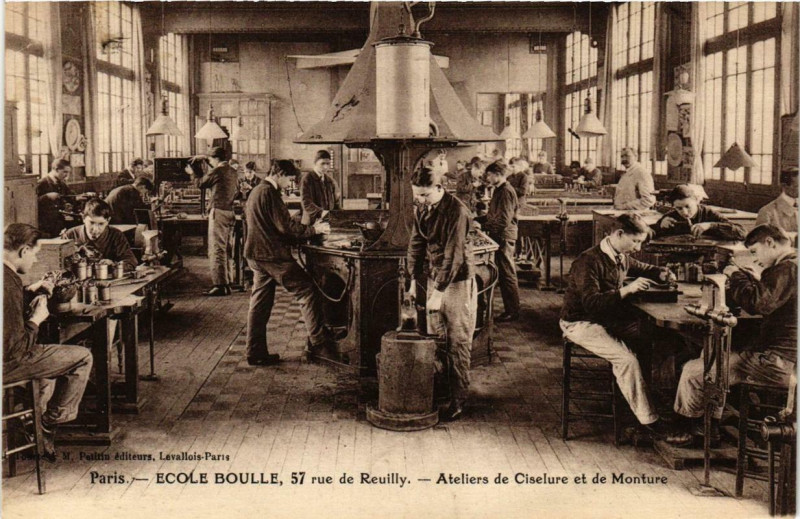 Carte postale ancienne Paris 12e Ecole Boulle 57 rue de Reuilly Ateliers de Ciselure à Paris 12e
