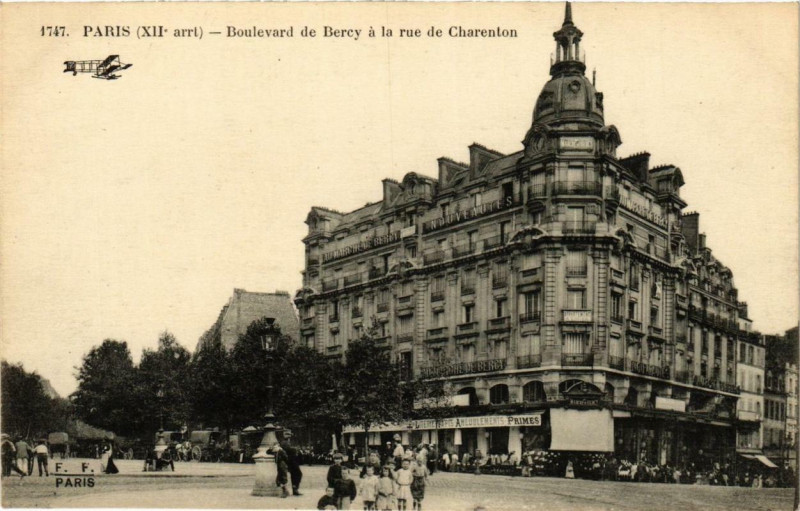 Carte postale ancienne Boulevard de Bercy à la Rue de Charenton à Paris 12e