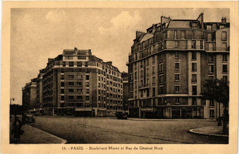 Carte postale ancienne Boulevard Murat et Rue du Général Niox à Paris 16e