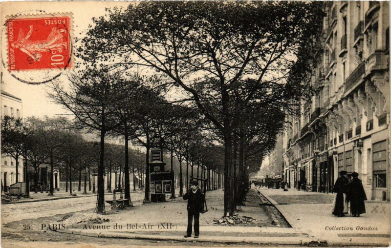Carte postale ancienne Paris 12e Avenue du Bel-Air à Paris 12e