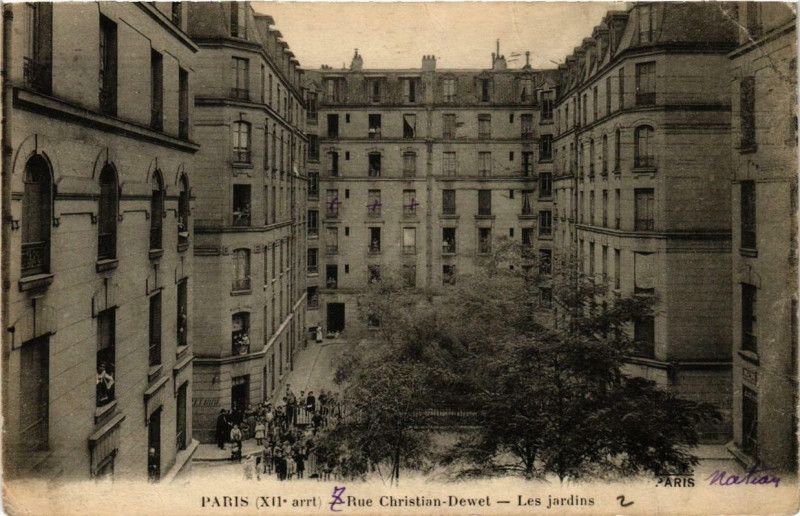 Carte postale ancienne Paris 12e Rue Christan-Dewet Les Jardins F. Fleury à Paris 12e