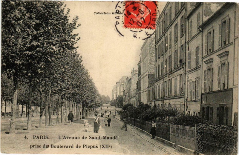 Carte postale ancienne Paris 12e L'Avenue de Saint-Mandé prise du Boulevard de Picpus à Paris 12e