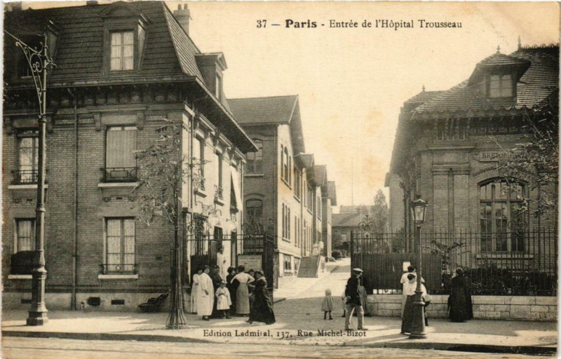 Carte postale ancienne Paris 12e Entrée de l'Hopital Trousseau à Paris 12e