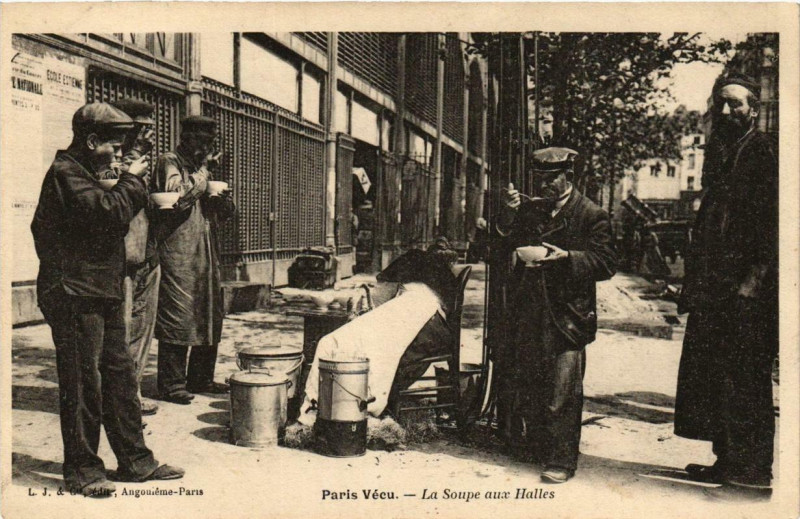 Carte postale ancienne La Soupe aux Halles à Paris 1er