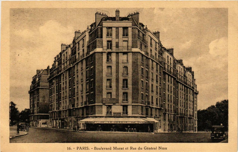 Carte postale ancienne Boulevard Murat et Rue du Général Niox à Paris 16e
