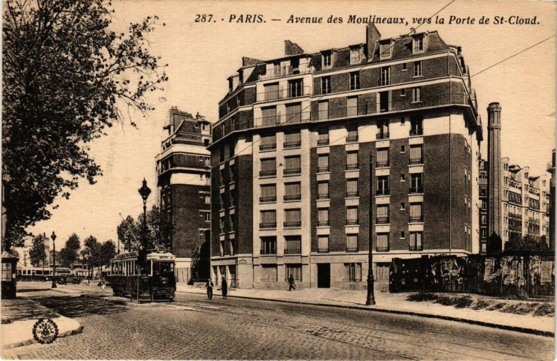 Carte postale ancienne Avenue des Moulineaux vers la Porte de Saint-Cloud à Paris 16e