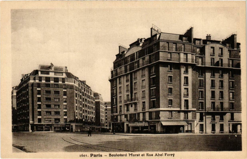 Carte postale ancienne Boulevard Murat et Rue Abel Ferry à Paris 16e