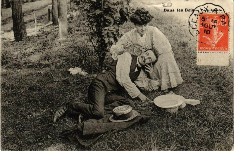 Carte postale ancienne Paris 12e Dans les Bois à Paris 12e