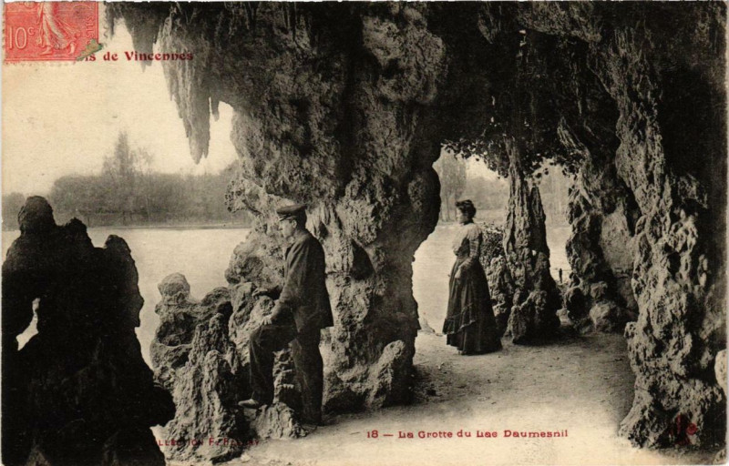 Carte postale ancienne Paris 12e Bois de Vincennes La Grotte du Lac Daumesnil à Paris 12e