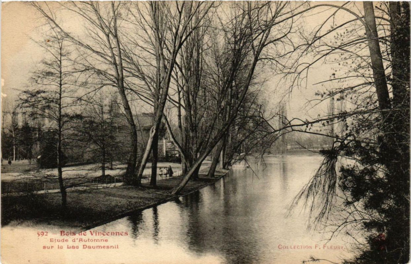 Carte postale ancienne Paris 12e Bois de Vincennes Etude d'Automne sur Lac Daumesnil à Paris 12e