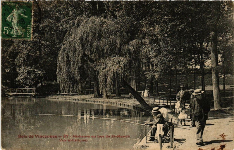 Carte postale ancienne Bois de Vincennes - Pêcheurs au Lac de Saint-Mandé à Saint-Mandé