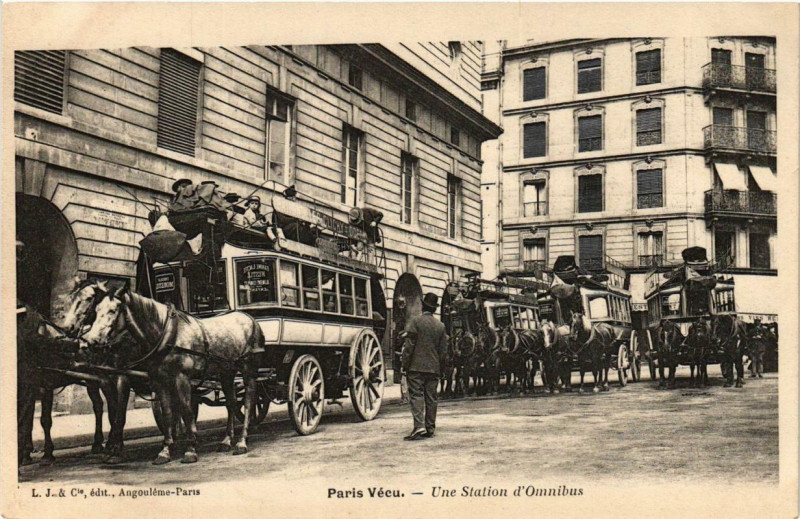 Carte postale ancienne Paris Vécu. Une Station d'Omnibus à Paris