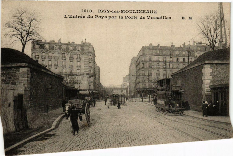 Carte postale ancienne L'Entrée du Pays par la Porte de Versailles à Paris 15e
