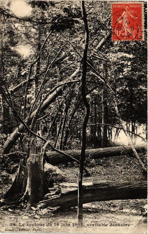 Carte postale ancienne Paris 12e Le cyclone du 16 juin 1908 veritable désastre à Paris 12e