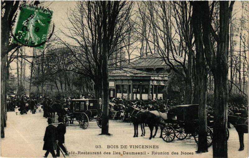 Carte postale ancienne Paris 12e Bois de Vincennes Café-Restaurant des Iles Daumesnil à Paris 12e