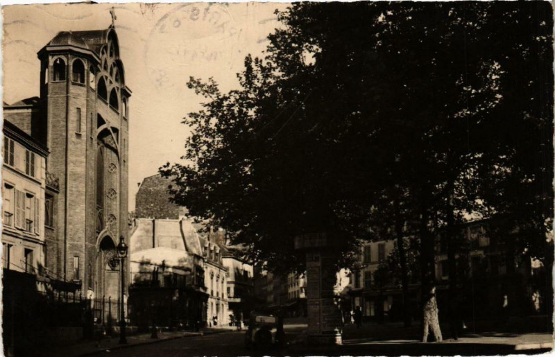 Carte postale ancienne Place des Abbesses et église Saint-Jean à Paris 18e