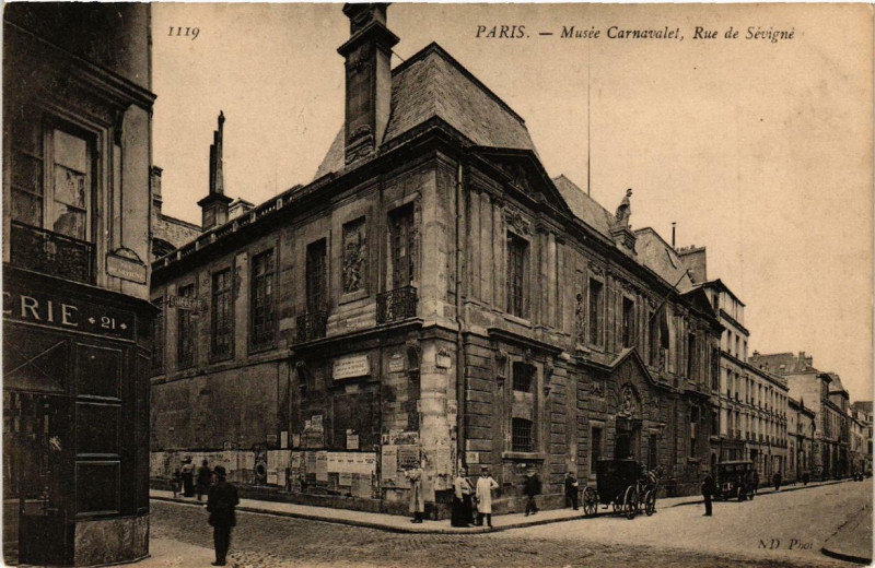 Carte postale ancienne Paris (3e) Musée Carnavalet Rue de Sevigne à Paris 3e