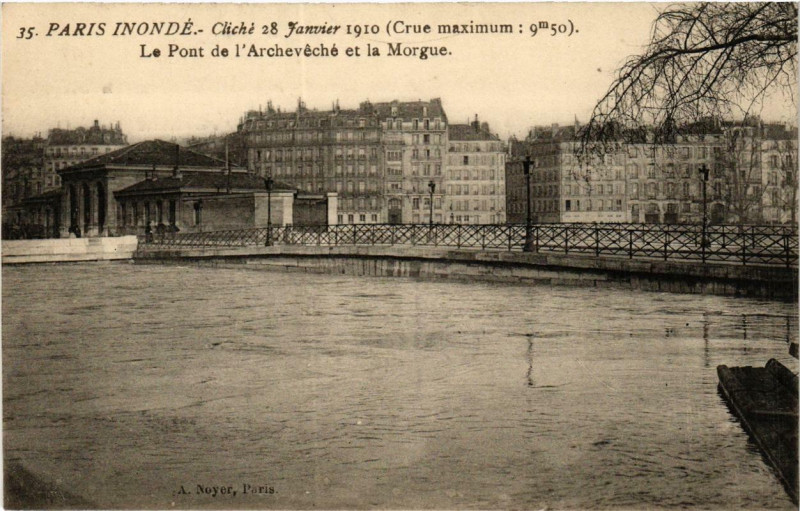 Carte postale ancienne Paris (4e) Le Pont de l'Archeveche et la Morgue à Paris 4e