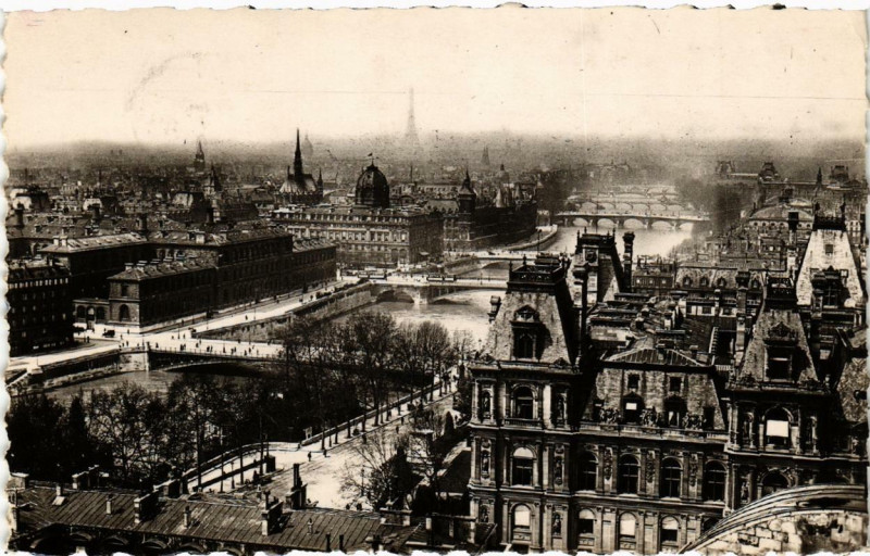 Carte postale ancienne Paris (4e) vue générale des sept ponts à Paris 4e