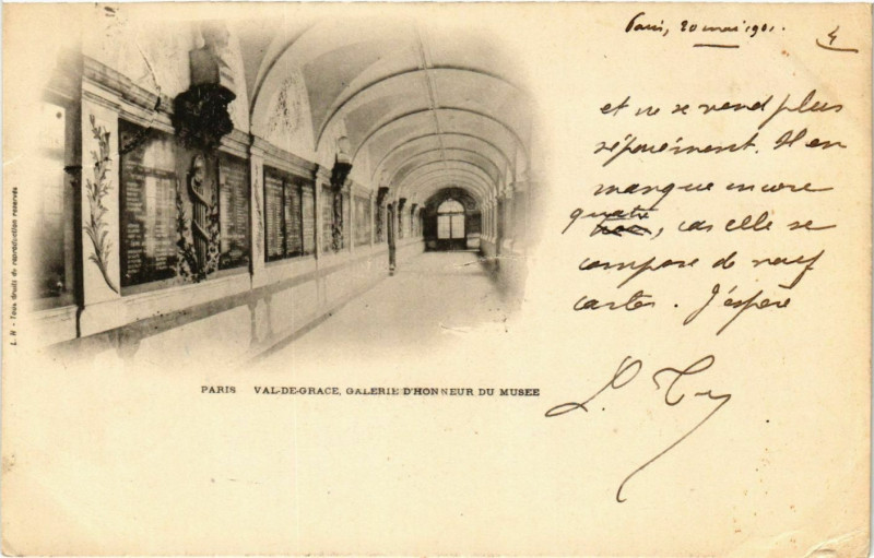 Carte postale ancienne Paris 5e Val-de-Grace Galerie d'Honneur du Musée à Paris 5e