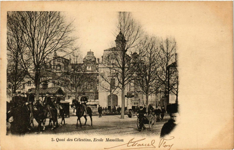 Carte postale ancienne Paris 4e Quai des Celestins Ecole Massillon à Paris 4e