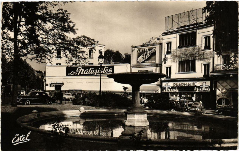 Carte postale ancienne Place Pigalle à Paris 9e