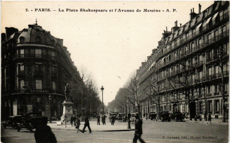 Carte postale ancienne Paris (8e) La Place Shakespeare et l'Avenue de Messine à Paris 8e