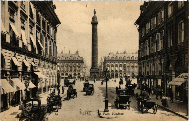 Carte postale ancienne Paris (1e) La Place Vendome à Paris 1er