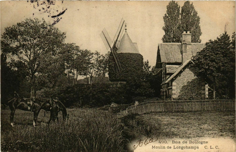 Carte postale ancienne Bois de Boulogne - Moulin de Longchamps à Paris 16e